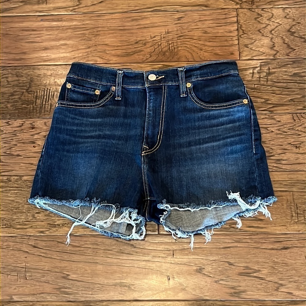 Levi’s High Rise Shorts Size 29